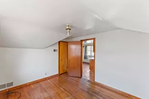 3017 S 6th St, Milwaukee, WI 53215 - Photo 32