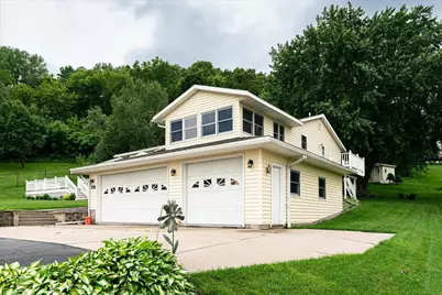 731  4th St, La Crescent, MN 55947 - Photo 16