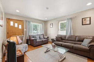 8001 W Kathryn Ave, Milwaukee, WI 53218 - Photo 8