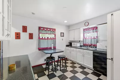 8001 W Kathryn Ave, Milwaukee, WI 53218 - Photo 16