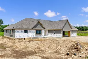 W297N8135 Meadow Bliss Dr, Lisbon, WI 53089 - Photo 22
