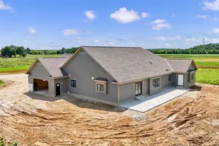 W297N8135 Meadow Bliss Dr, Lisbon, WI 53089 - Photo 26