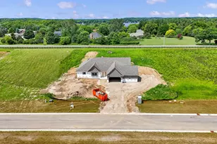 W297N8135 Meadow Bliss Dr, Lisbon, WI 53089 - Photo 24