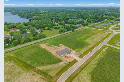 W297N8135  Meadow Bliss Dr, Lisbon, WI 53089 - Photo 2