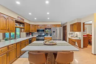 3060 Cone View Ln, Waukesha, WI 53188 - Photo 4
