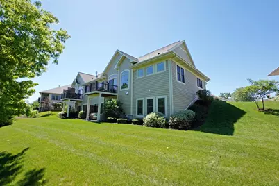 2914 W Villa Dr, Franklin, WI 53132 - Photo 30