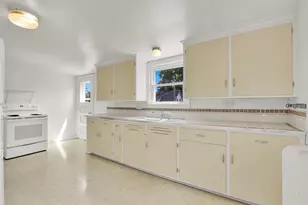 2762 S Linebarger Terrace, Milwaukee, WI 53207 - Photo 20