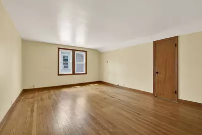 2762 S Linebarger Ter, Milwaukee, WI 53207 - Photo 18
