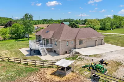12084 W 7 Mile Rd, Racine, WI 53126 - Photo 36