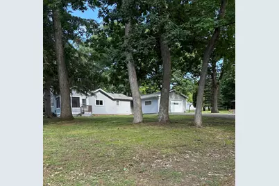 W3724  Washington Dr, Geneva, WI 53147 - Photo 2