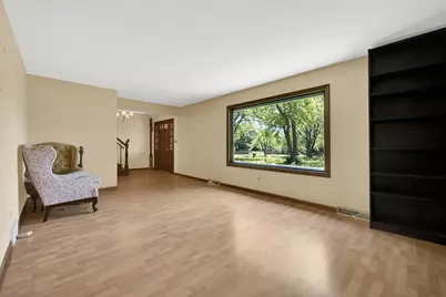10124 W Vera Ave, Milwaukee, WI 53224 - Photo 4