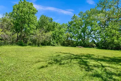 10124 W Vera Ave, Milwaukee, WI 53224 - Photo 12