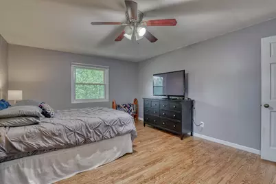 820 W Clovernook Ln, Glendale, WI 53217 - Photo 34