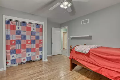 820 W Clovernook Ln, Glendale, WI 53217 - Photo 46