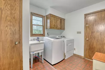 820 W Clovernook Ln, Glendale, WI 53217 - Photo 32