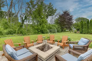 820 W Clovernook Ln, Glendale, WI 53217 - Photo 8