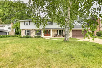 820 W Clovernook Ln, Glendale, WI 53217 - Photo 2