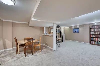 820 W Clovernook Ln, Glendale, WI 53217 - Photo 50