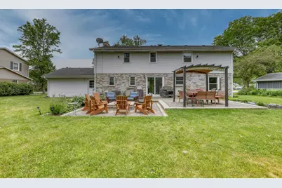 820 W Clovernook Ln, Glendale, WI 53217 - Photo 6
