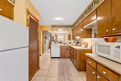 11307 W Garfield Ave, Wauwatosa, WI 53226 - Photo 12