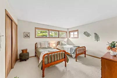 11307 W Garfield Ave, Wauwatosa, WI 53226 - Photo 18