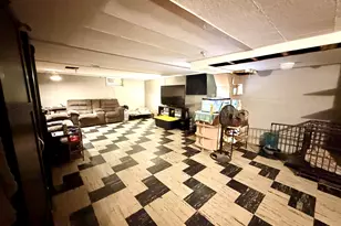 2914 S 76th St, West Allis, WI 53219 - Photo 20