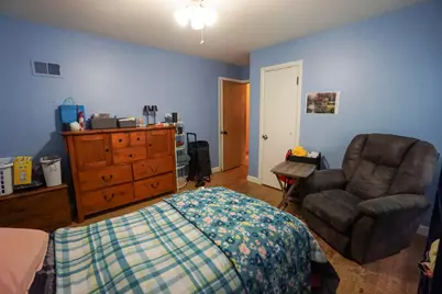 2914 S 76th St, West Allis, WI 53219 - Photo 14