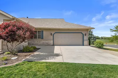 W155N6631  Blue Heron Dr, Menomonee Falls, WI 53051 - Photo 2