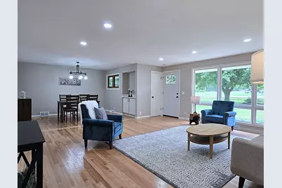 W136N7015  Claas Rd, Menomonee Falls, WI 53051 - Photo 18
