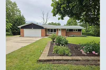 W136N7015  Claas Rd, Menomonee Falls, WI 53051 - Photo 1