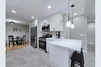 W136N7015  Claas Rd, Menomonee Falls, WI 53051 - Photo 4