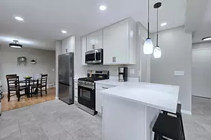 W136N7015 Claas Rd, Menomonee Falls, WI 53051 - Photo 4