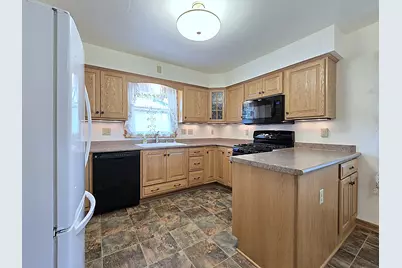 3627 S 86th St, Milwaukee, WI 53228 - Photo 6
