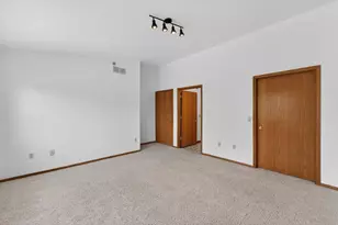 390 Dustin Dr, Brookfield, WI 53045 - Photo 22