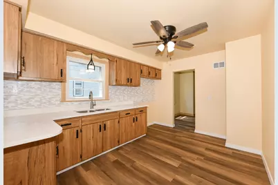 3662 S Brust Ave, Milwaukee, WI 53207 - Photo 10