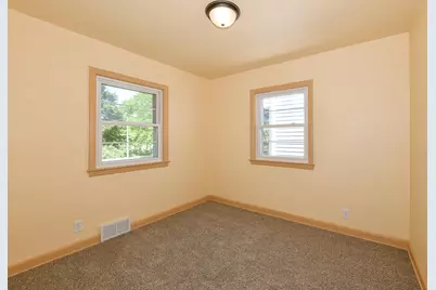 3662 S Brust Ave, Milwaukee, WI 53207 - Photo 16