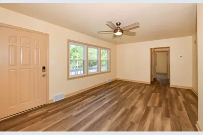 3662 S Brust Ave, Milwaukee, WI 53207 - Photo 4