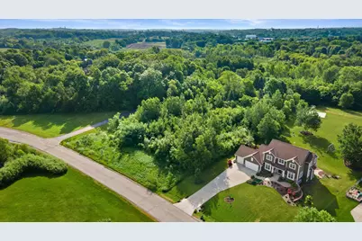 S63W22755  Garrett Dr, Vernon, WI 53189 - Photo 6