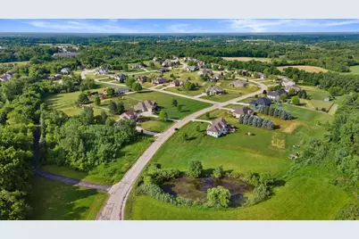 S63W22755  Garrett Dr, Vernon, WI 53189 - Photo 4