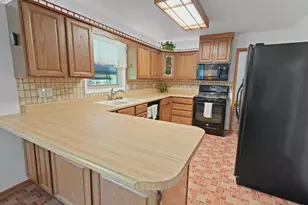 248 S Stuart Rd, Racine, WI 53406 - Photo 6
