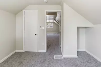 2251 S 73rd St, West Allis, WI 53219 - Photo 24