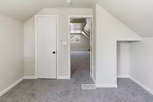 2251 S 73rd St, West Allis, WI 53219 - Photo 24