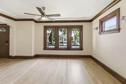2251 S 73rd St, West Allis, WI 53219 - Photo 6