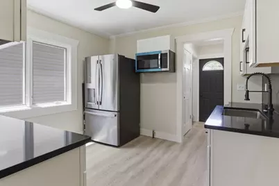 2251 S 73rd St, West Allis, WI 53219 - Photo 10