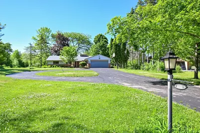 611 W Mequon Rd, Mequon, WI 53092 - Photo 6
