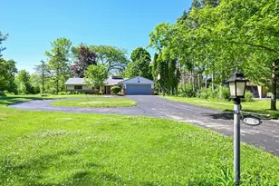 611 W Mequon Rd, Mequon, WI 53092 - Photo 6