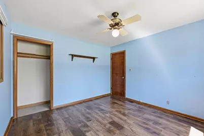611 W Mequon Rd, Mequon, WI 53092 - Photo 30