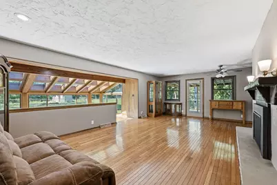 611 W Mequon Rd, Mequon, WI 53092 - Photo 2