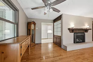 611 W Mequon Rd, Mequon, WI 53092 - Photo 18