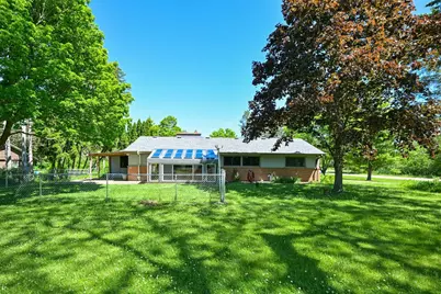 611 W Mequon Rd, Mequon, WI 53092 - Photo 34
